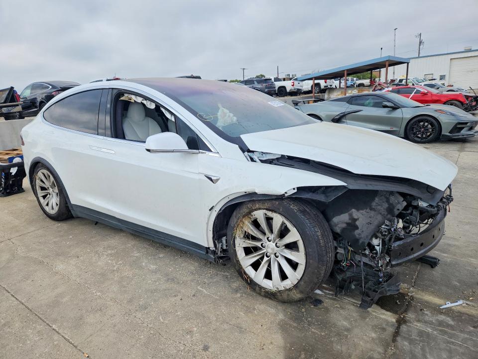 Продажа на аукционе авто 2020 Tesla Model X, vin: 5YJXCAE29LF281601, номер лота: 47251826