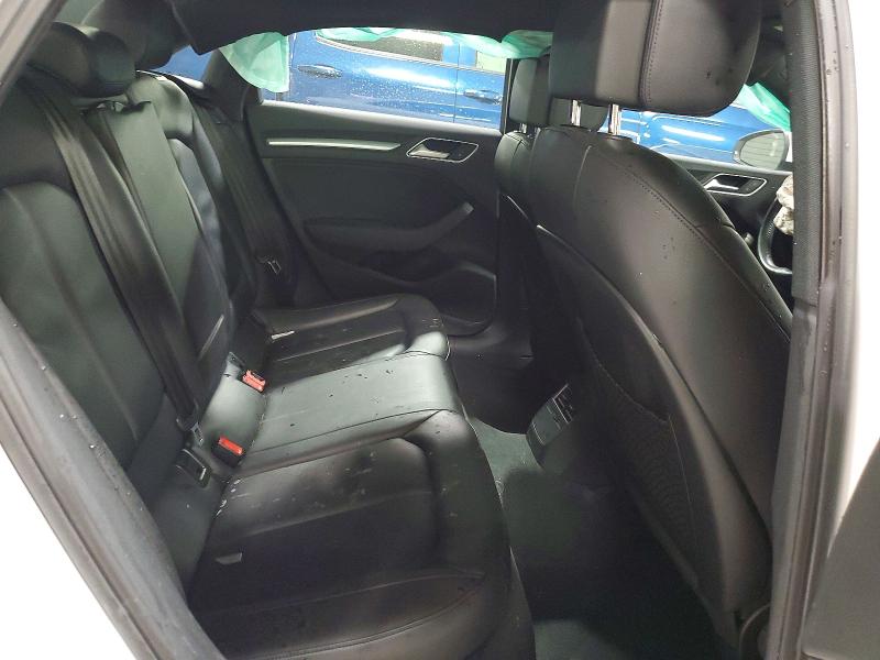 Продаж на аукціоні авто 2018 Audi A3, vin: WAUAUHFF5J1072288, номер лоту: 45855186