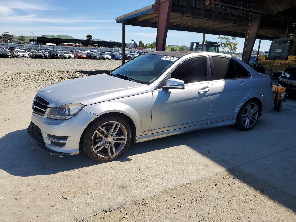 2014 Mercedes-benz C მანქანა იყიდება აუქციონზე, vin: WDDGF4HB2EG222330, აუქციონის ნომერი: 46032746