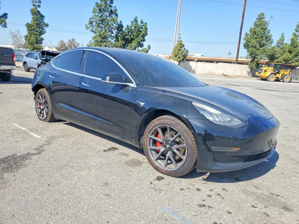 Продаж на аукціоні авто 2018 Tesla Model 3, vin: 5YJ3E1EA8JF156456, номер лоту: 42004086