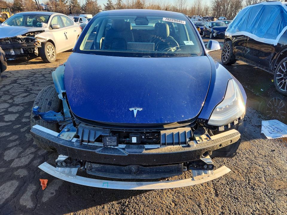 78229445 :رقم المزاد ، 5YJ3E1EB9JF120137 vin ، 2018 Tesla Model 3 مزاد بيع