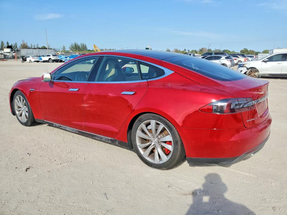 Продажа на аукционе авто 2015 Tesla Model S, vin: 5YJSA1H49FF084378, номер лота: 47275996