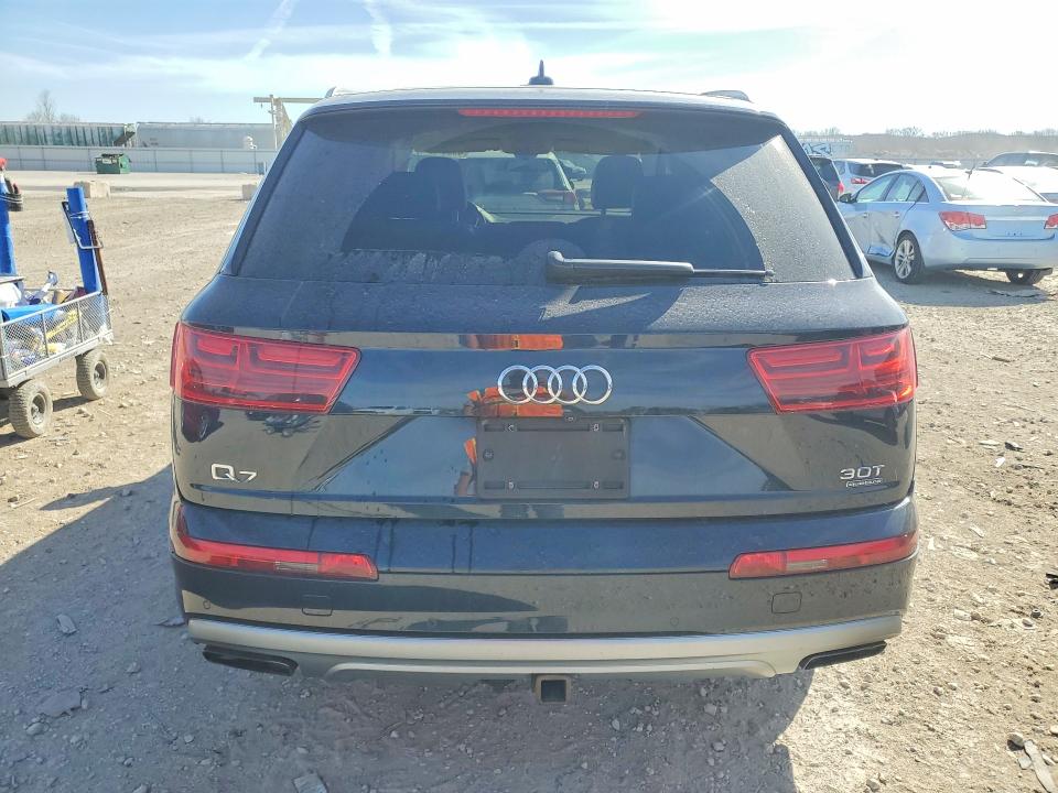 Продажа на аукционе авто 2018 Audi Q7, vin: WA1VAAF77JD003995, номер лота: 46381346