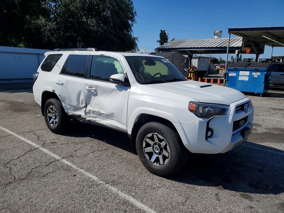 77237575 :رقم المزاد ، JTERU5JR1N6007335 vin ، 2022 Toyota 4runner مزاد بيع