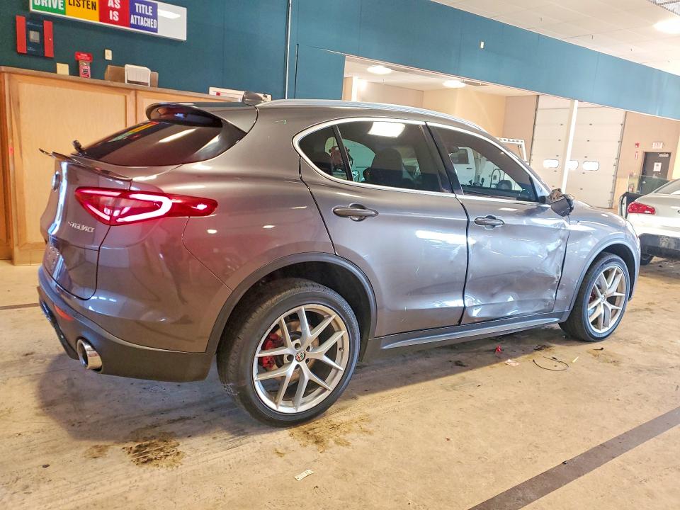 79580355 :رقم المزاد ، ZASFAKBN1J7C29380 vin ، 2018 Alfa Romeo Stelvio مزاد بيع