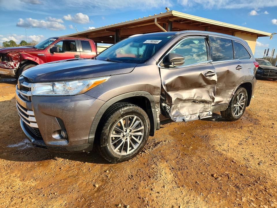 41790586 :رقم المزاد ، 5TDJZRFH0KS717221 vin ، 2019 Toyota Highlander مزاد بيع