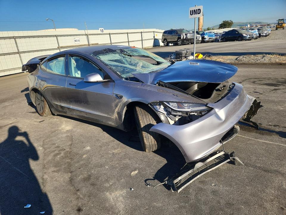 2025 Tesla Model 3 მანქანა იყიდება აუქციონზე, vin: 5YJ3E1EA1SF018985, აუქციონის ნომერი: 46733926