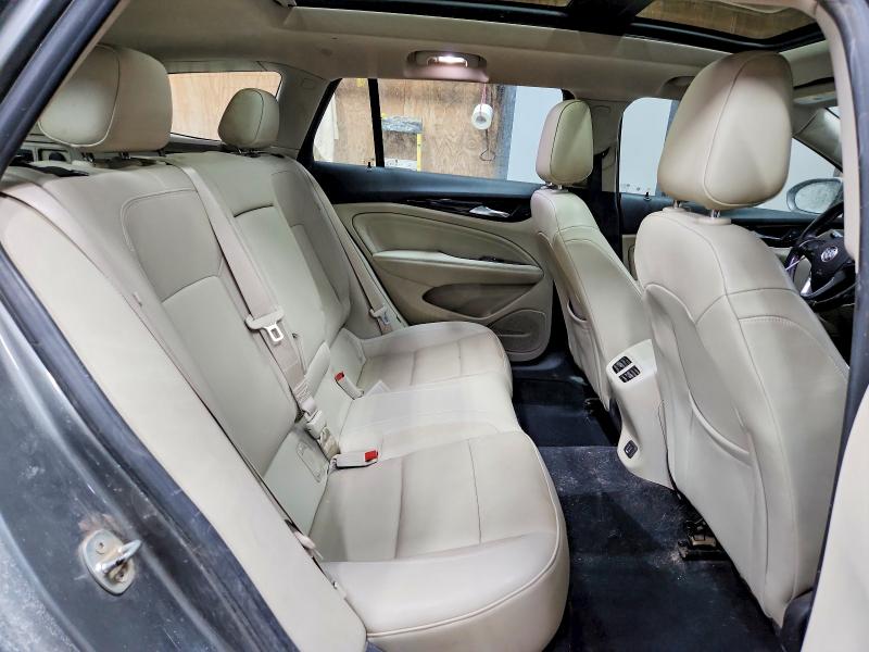 75073945 :رقم المزاد ، W04GV8SX1J1165067 vin ، 2018 Buick Regal Tourx مزاد بيع
