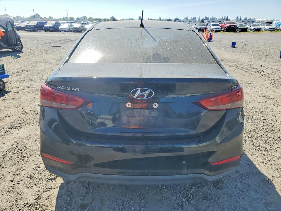 42021846 :رقم المزاد ، 3KPC24A3XJE017968 vin ، 2018 Hyundai Accent مزاد بيع