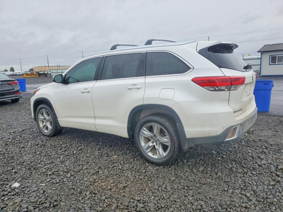 2018 Toyota Highlander მანქანა იყიდება აუქციონზე, vin: 5TDDZRFH1JS488253, აუქციონის ნომერი: 41735746