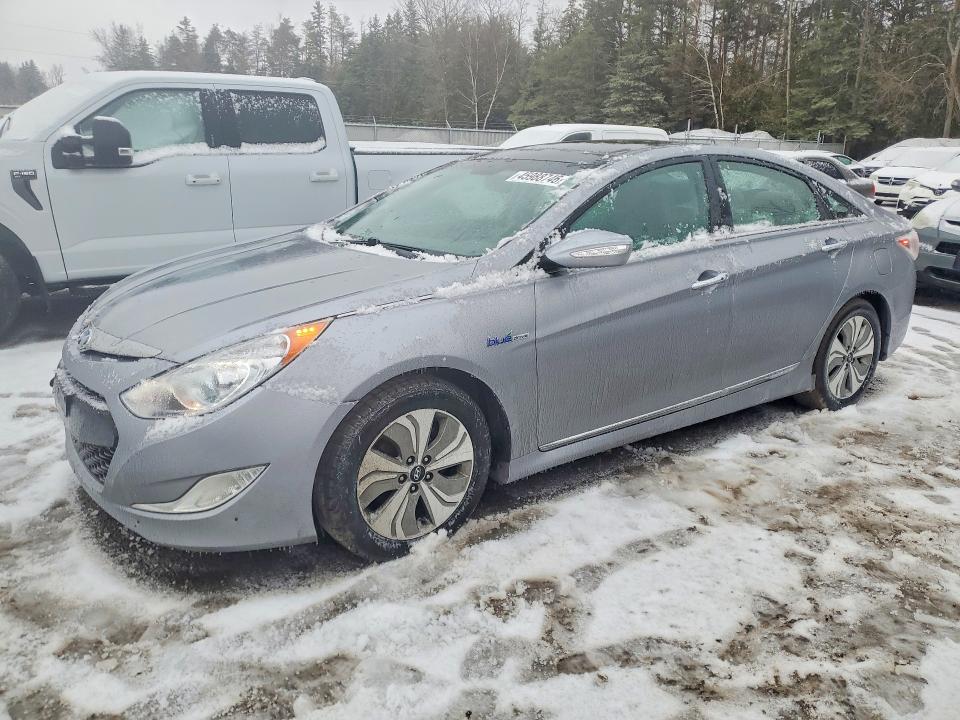 2015 Hyundai Sonata Hybrid მანქანა იყიდება აუქციონზე, vin: KMHEC4A4XFA127830, აუქციონის ნომერი: 45988746