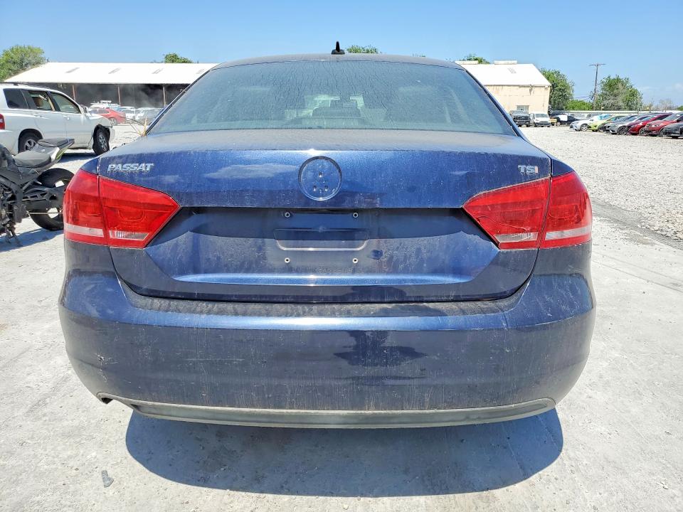47133066 :رقم المزاد ، 1VWAT7A33FC041529 vin ، 2015 Volkswagen Passat مزاد بيع