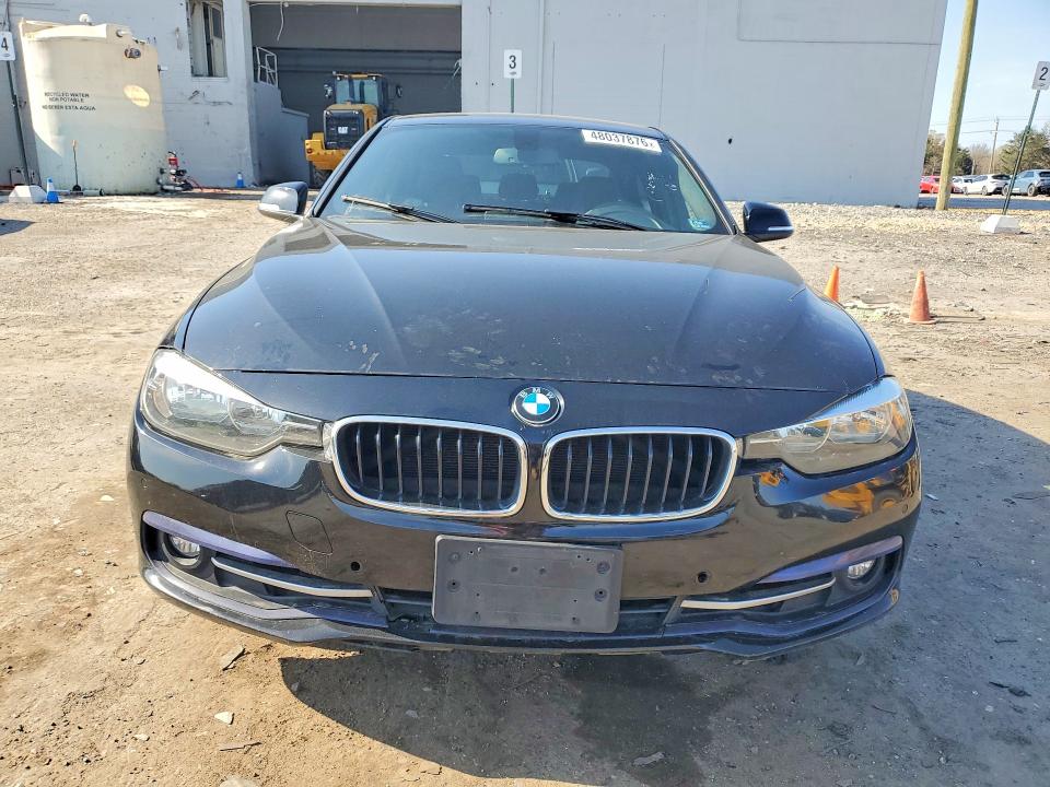 48037876 :رقم المزاد ، WBA8B9C57HK884685 vin ، 2017 Bmw 330 مزاد بيع