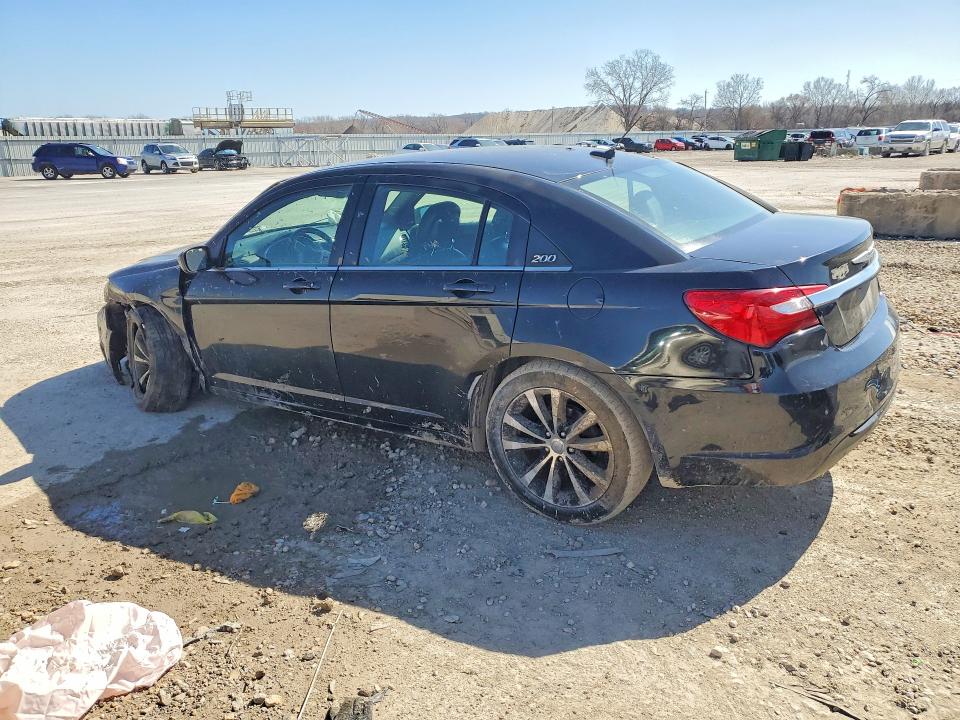 Продаж на аукціоні авто 2013 Chrysler 200, vin: 1C3CCBCG4DN621179, номер лоту: 45598176