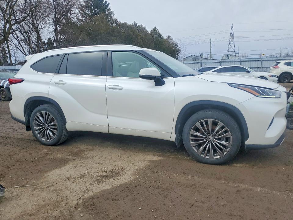 Продаж на аукціоні авто 2021 Toyota Highlander, vin: 5TDFZRBH8MS102172, номер лоту: 46546176