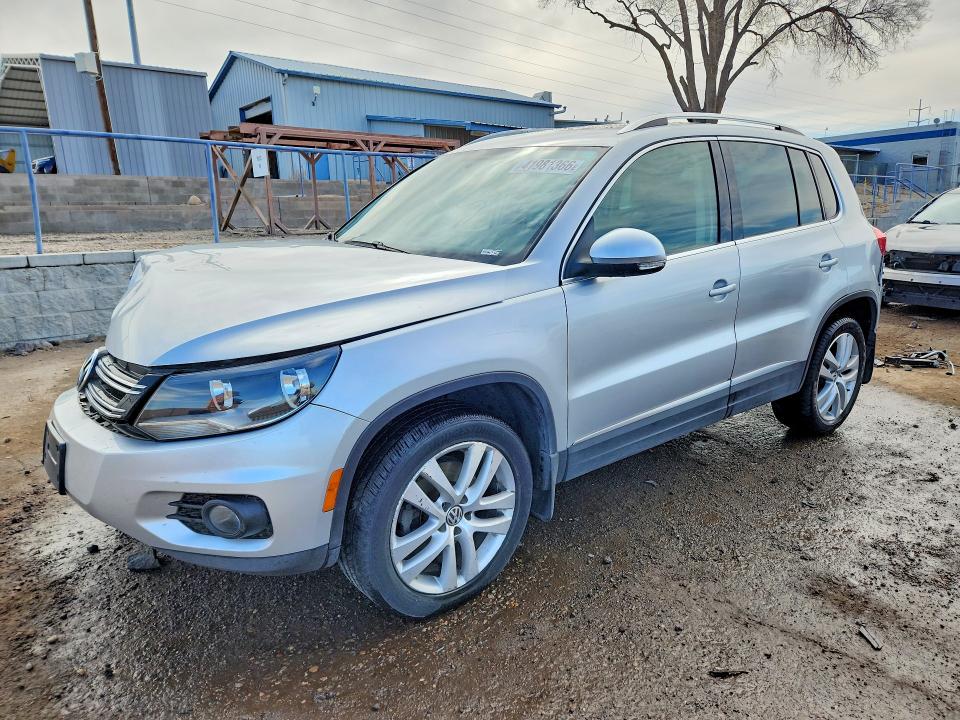 2013 Volkswagen Tiguan მანქანა იყიდება აუქციონზე, vin: WVGBV7AX3DW537832, აუქციონის ნომერი: 41981366