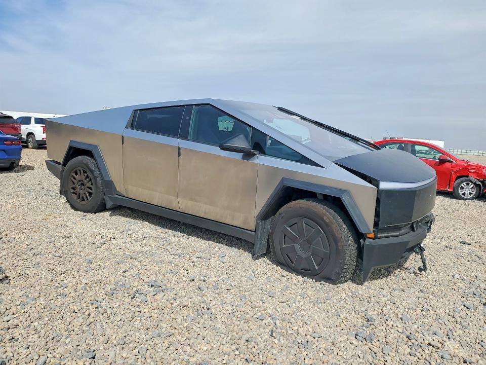 48395836 :رقم المزاد ، 7G2CEHED4SA059317 vin ، 2025 Tesla Cybertruck مزاد بيع