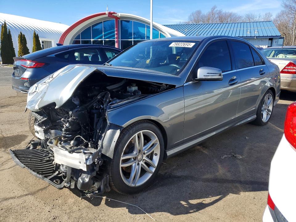 2012 Mercedes Benz C მანქანა იყიდება აუქციონზე, vin: WDDGF8BB1CR201065, აუქციონის ნომერი: 79822695