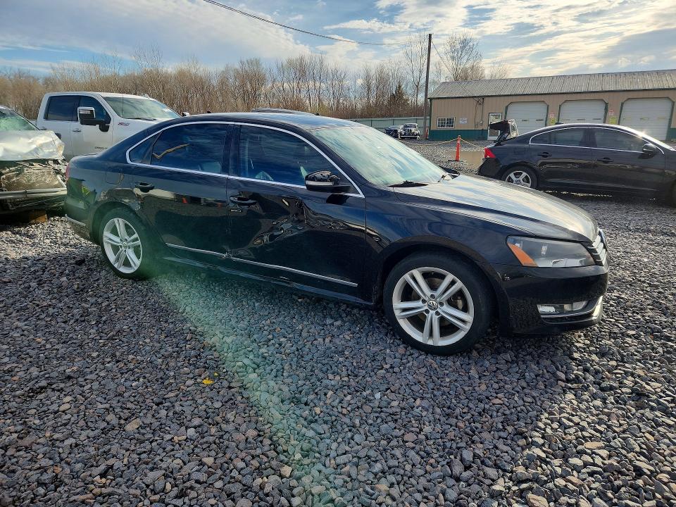 47723906 :رقم المزاد ، 1VWCN7A35EC042554 vin ، 2014 Volkswagen Passat مزاد بيع