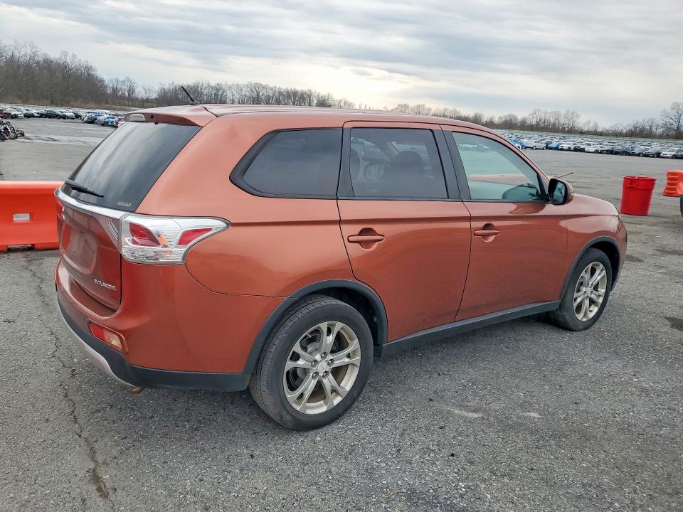 2015 Mitsubishi Outlander მანქანა იყიდება აუქციონზე, vin: JA4AZ3A31FZ007266, აუქციონის ნომერი: 79691835