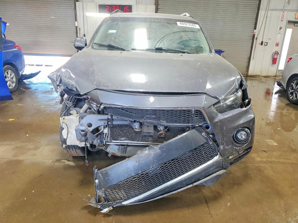 2010 Mitsubishi Outlander მანქანა იყიდება აუქციონზე, vin: JA4AT2AW2AZ013656, აუქციონის ნომერი: 46923586