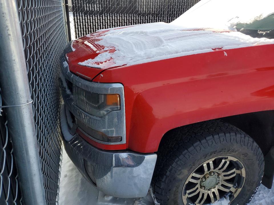Продаж на аукціоні авто 2018 Chevrolet Silverado, vin: 3GCUKREC3JG196225, номер лоту: 41615406
