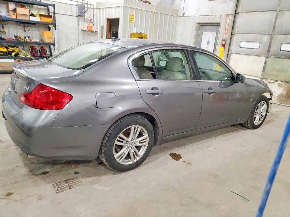 45537326 :رقم المزاد ، JN1CV6AR0FM521934 vin ، 2015 Infiniti Q40 مزاد بيع