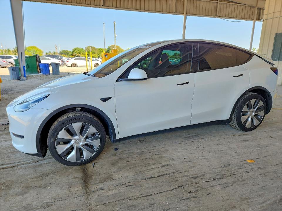 47180826 :رقم المزاد ، 7SAYGDEE4PA037705 vin ، 2023 Tesla Model Y مزاد بيع