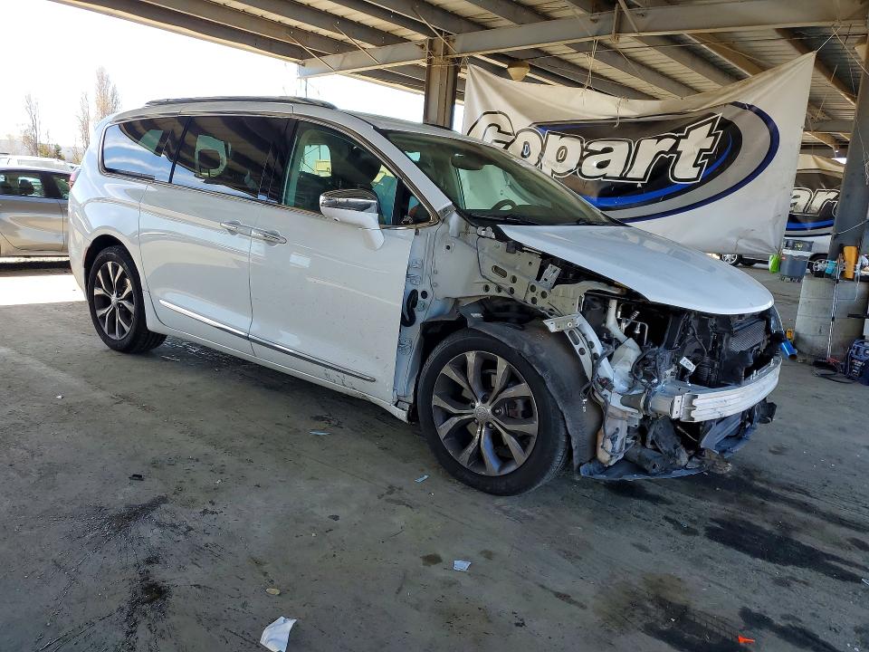 Продажа на аукционе авто 2018 Chrysler Pacifica, vin: 2C4RC1GG2JR358022, номер лота: 45799446