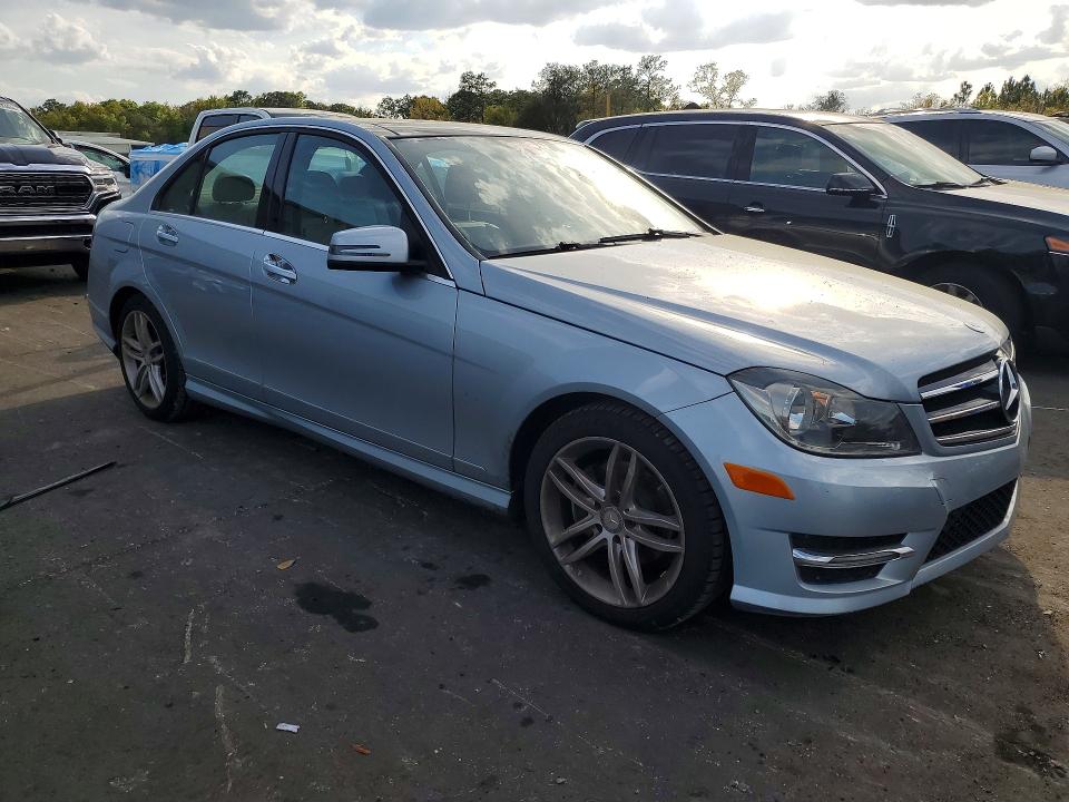 Продажа на аукционе авто 2014 Mercedes-benz C, vin: WDDGF4HB3ER310856, номер лота: 45981946