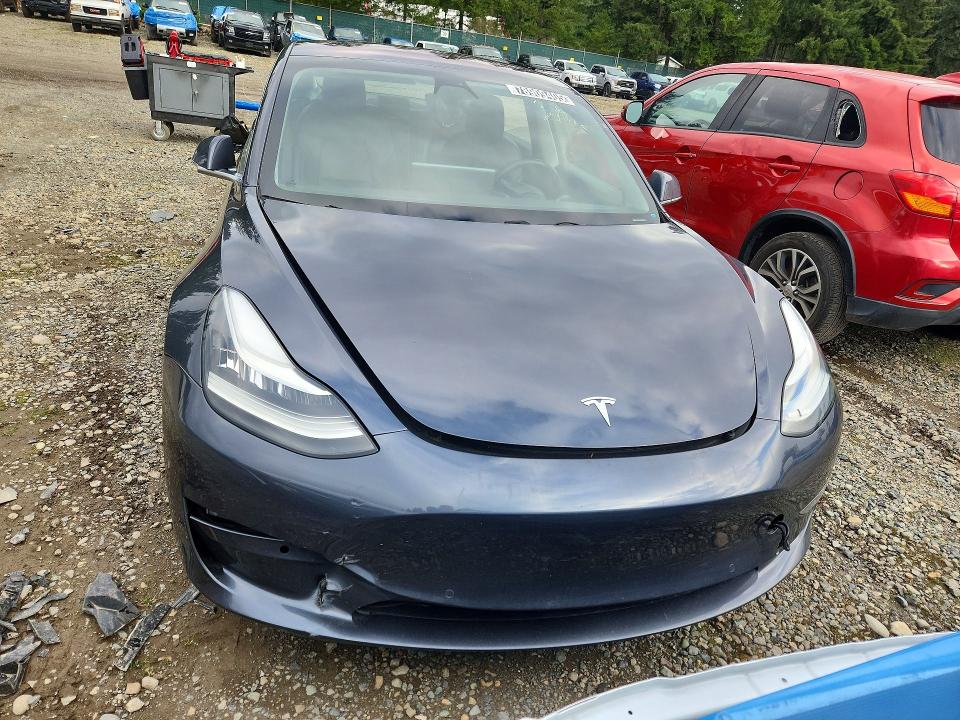 78909405 :رقم المزاد ، 5YJ3E1EA1JF052567 vin ، 2018 Tesla Model 3 مزاد بيع