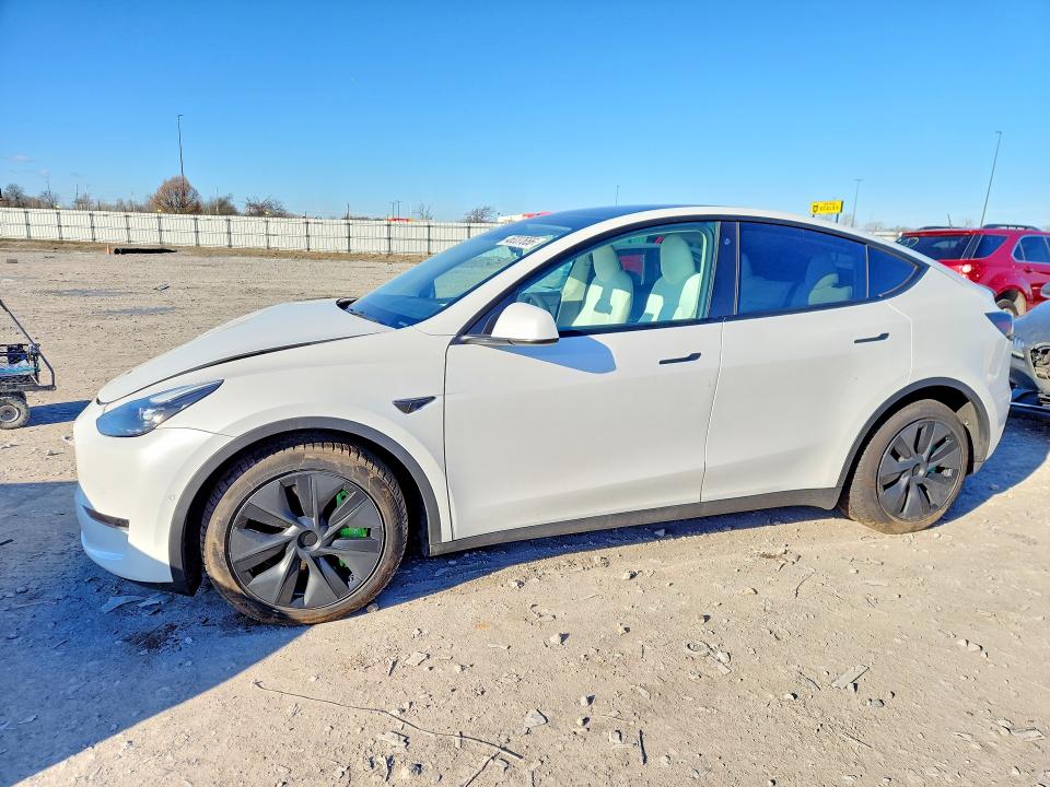 Продажа на аукционе авто 2022 Tesla Model Y, vin: 7SAYGAEE2NF521886, номер лота: 46337656