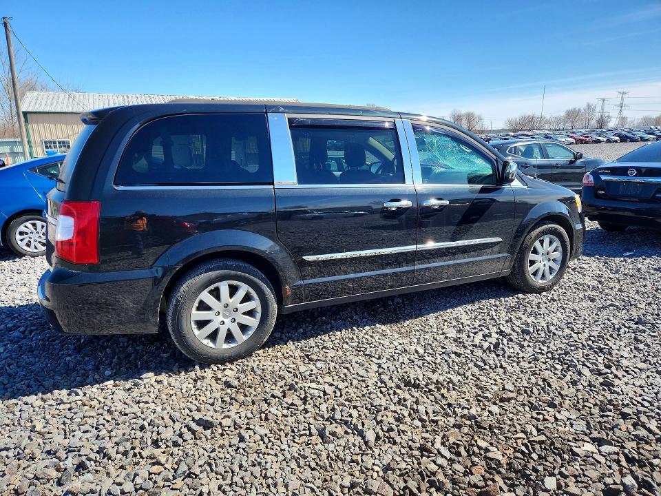 2015 Chrysler Town & Country მანქანა იყიდება აუქციონზე, vin: 2C4RC1BG4FR538844, აუქციონის ნომერი: 46096986