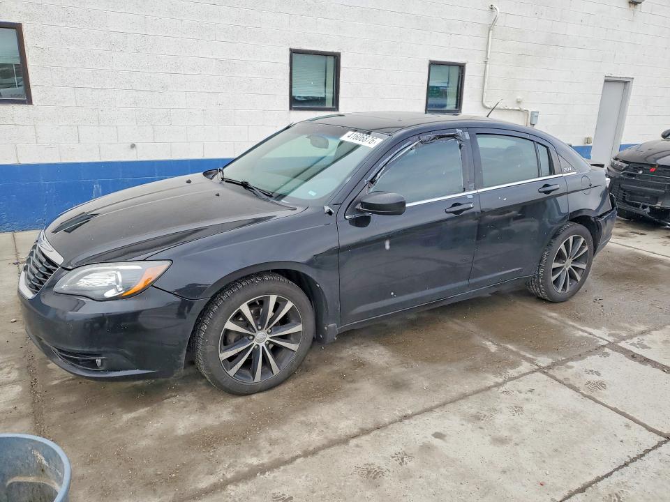 Auction sale of the 2012 Chrysler 200, vin: 1C3CCBHG1CN145819, lot number: 41606876