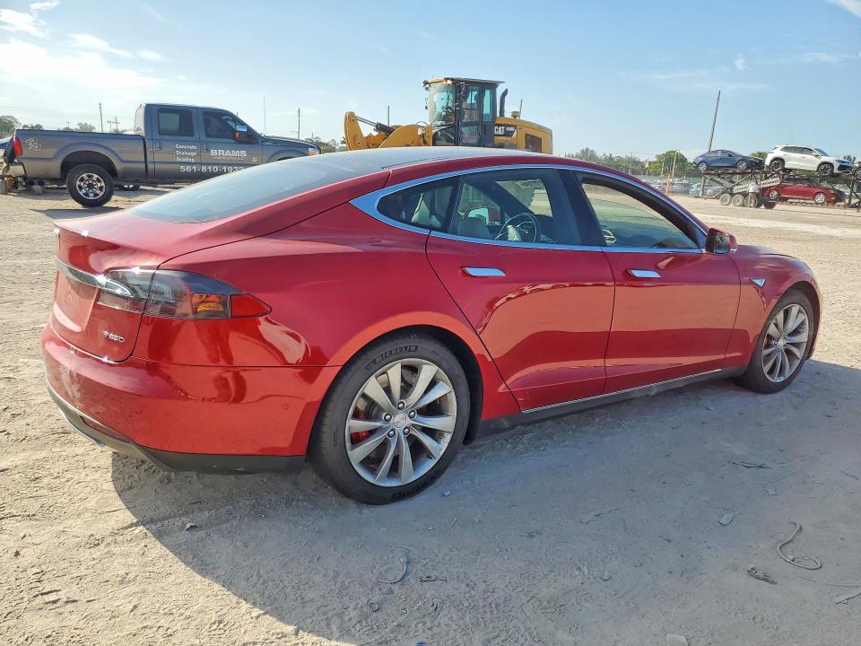 Продажа на аукционе авто 2015 Tesla Model S, vin: 5YJSA1H49FF084378, номер лота: 47275996