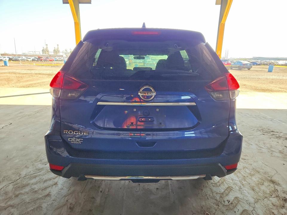 45668206 :رقم المزاد ، 5N1AT2MT8JC852247 vin ، 2018 Nissan Rogue مزاد بيع
