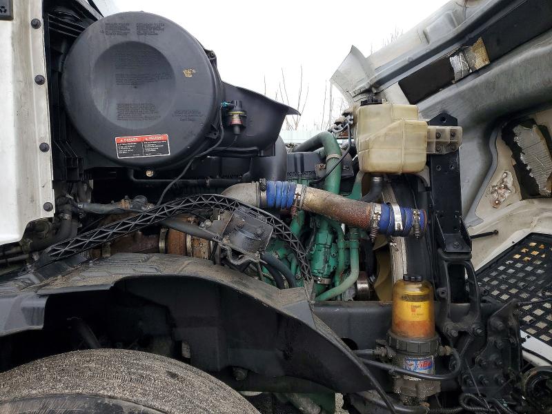2015 Volv Vn Vnl მანქანა იყიდება აუქციონზე, vin: 4V4NC9EH5FN185095, აუქციონის ნომერი: 41978226
