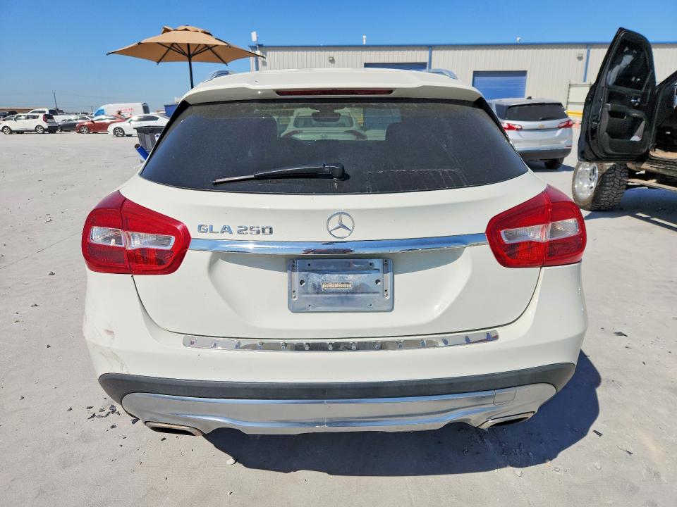 47105726 :رقم المزاد ، WDCTG4EB1FJ118730 vin ، 2015 Mercedes-benz Gla مزاد بيع