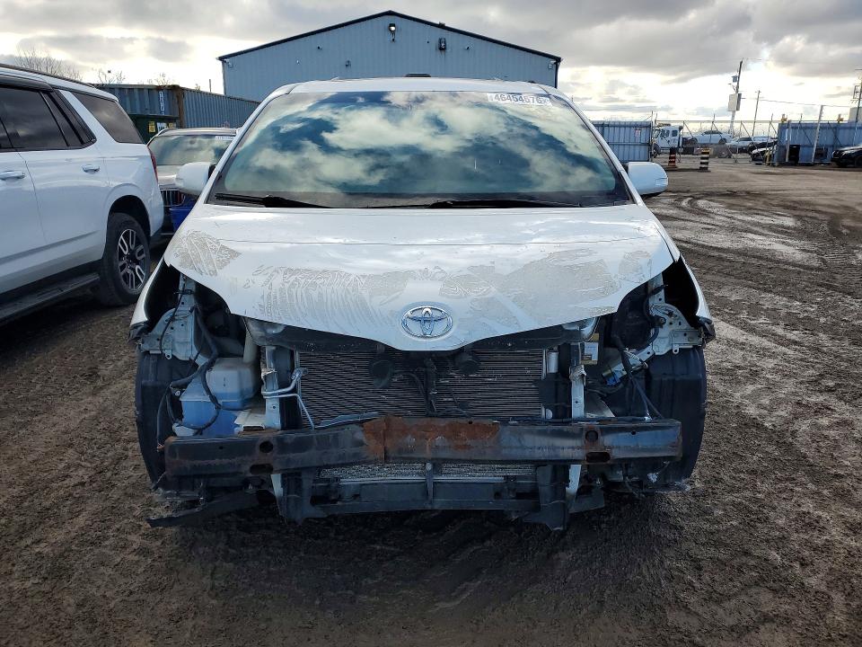 Продажа на аукционе авто 2014 Toyota Sienna, vin: 5TDDK3DC9ES083580, номер лота: 46454576