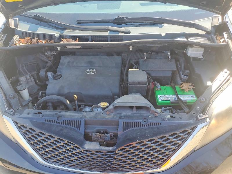 47608646 :رقم المزاد ، 5TDXK3DC5CS211307 vin ، 2012 Toyota Sienna مزاد بيع