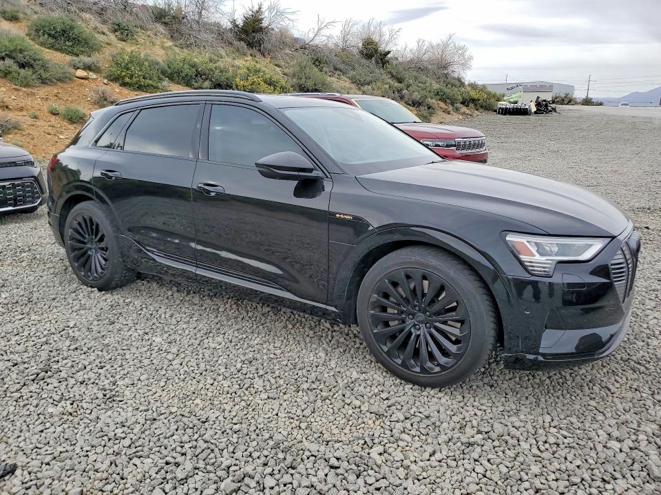 48141236 :رقم المزاد ، WA1VAAGE4KB009196 vin ، 2019 Audi E-tron مزاد بيع
