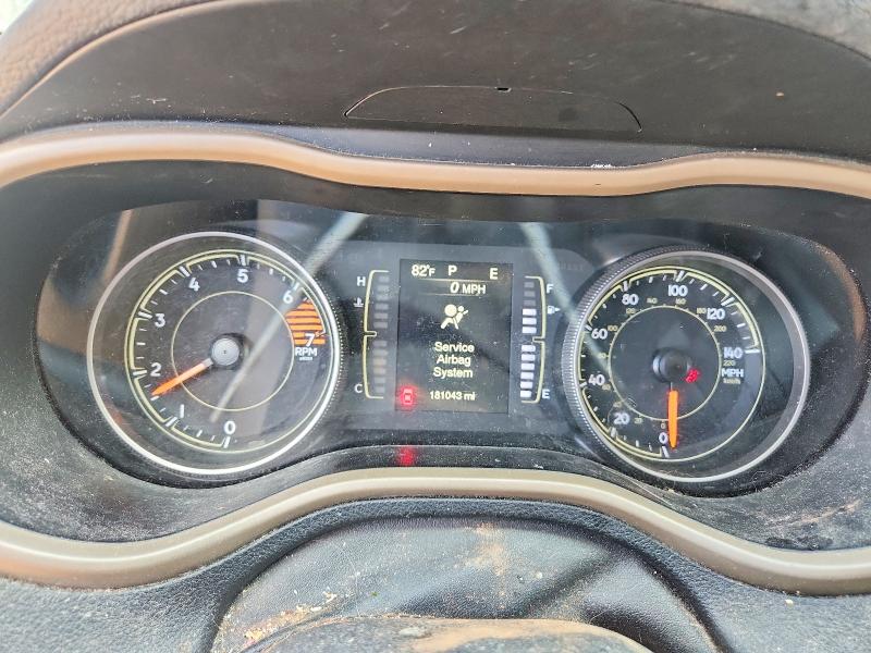 47454696 :رقم المزاد ، 1C4PJLCB5JD513362 vin ، 2018 Jeep Cherokee مزاد بيع