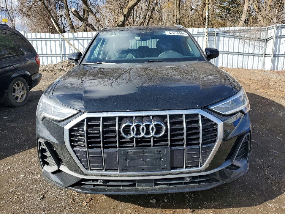42078996 :رقم المزاد ، WA1EECF38L1033914 vin ، 2020 Audi Q3 مزاد بيع