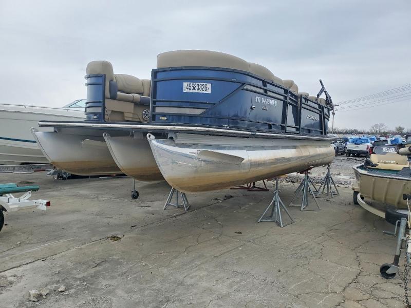2020 Starcraft Tri Tune Pontoon მანქანა იყიდება აუქციონზე, vin: STR60200A020, აუქციონის ნომერი: 45583326