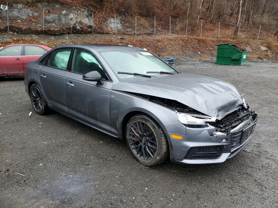 Продажа на аукционе авто 2018 Audi A4, vin: WAUENAF47JA055433, номер лота: 46673106