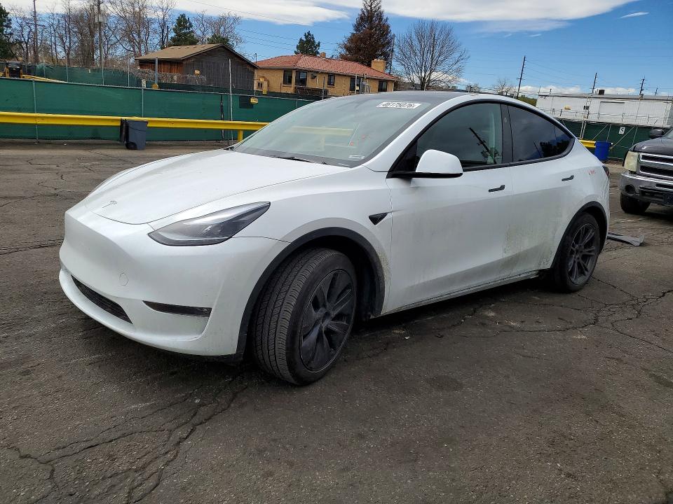 2024 Tesla Model Y მანქანა იყიდება აუქციონზე, vin: 7SAYGAEE6RF191837, აუქციონის ნომერი: 46175076