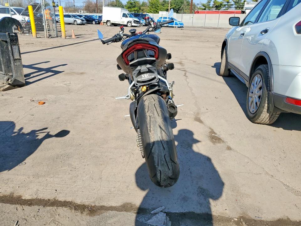 Aukcja sprzedaży 2022 Ducati Streetfighter, vin: ZDMFAKNWXNB007022, numer aukcji: 47983656