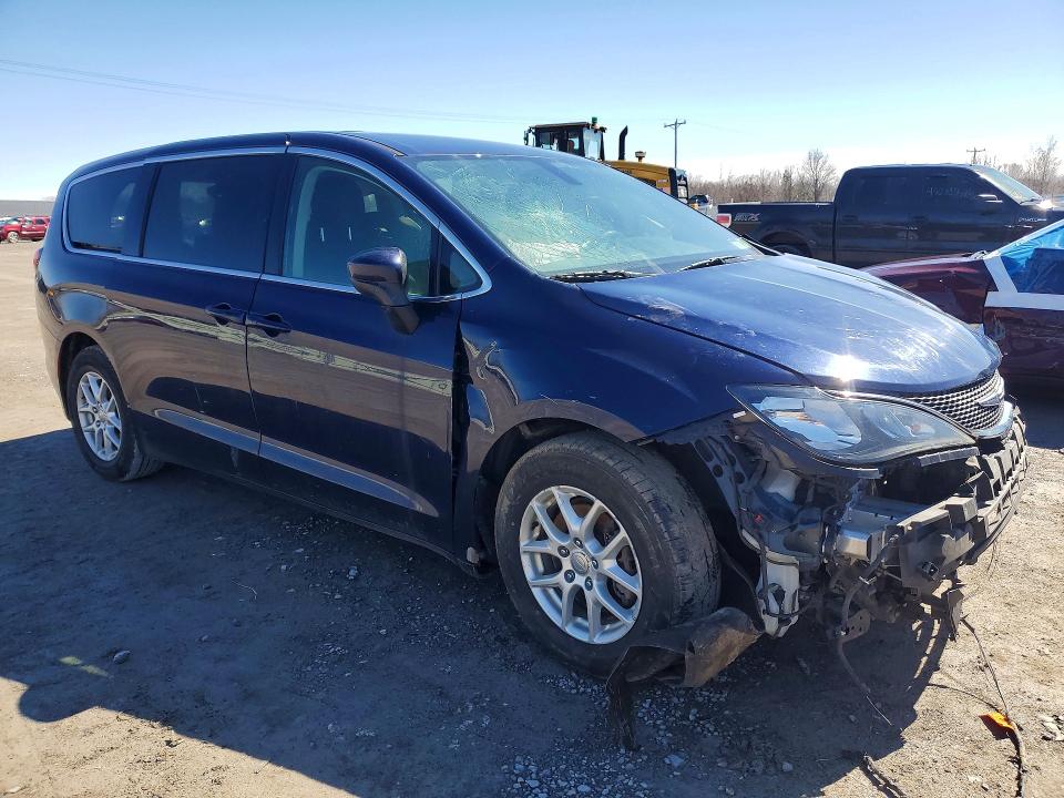 47695556 :رقم المزاد ، 2C4RC1DGXHR532174 vin ، 2017 Chrysler Pacifica مزاد بيع