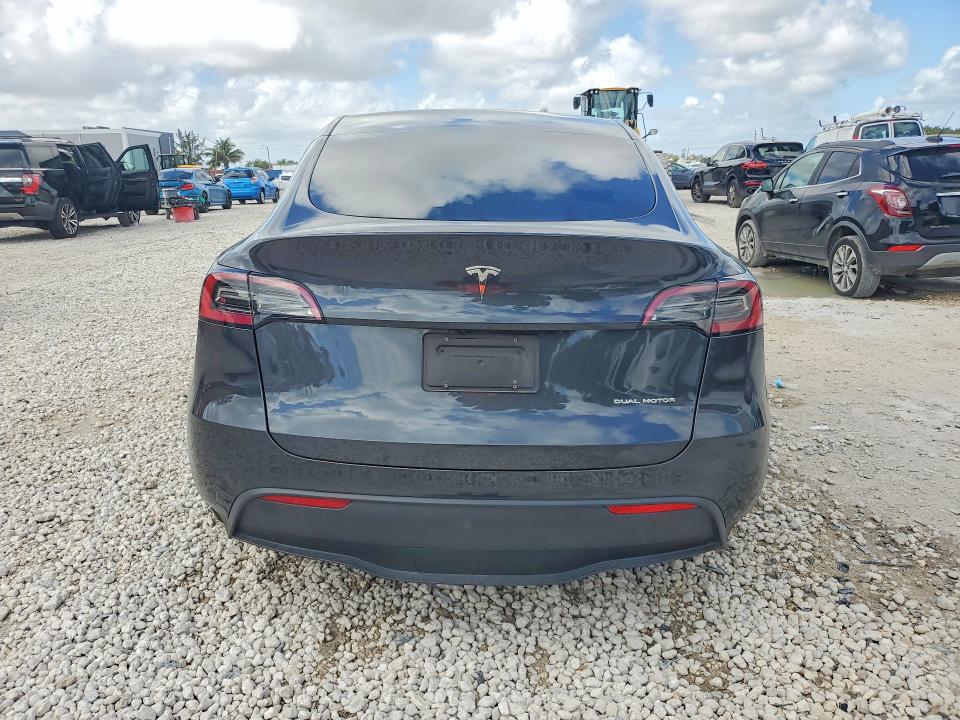 2024 Tesla Model Y მანქანა იყიდება აუქციონზე, vin: 7SAYGAEE3RF207072, აუქციონის ნომერი: 41603386
