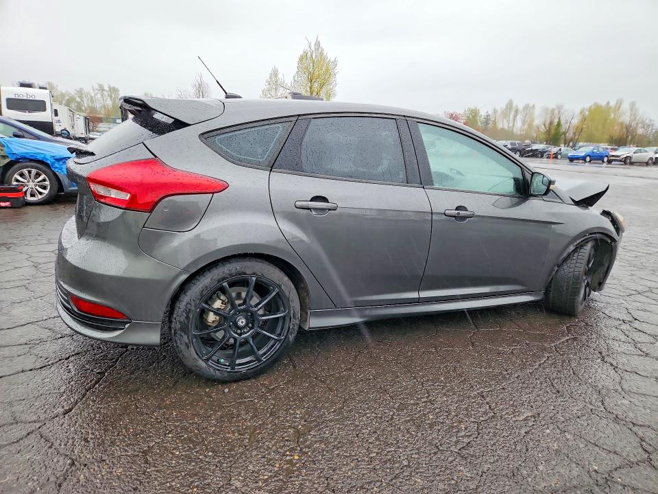 2018 Ford Focus მანქანა იყიდება აუქციონზე, vin: 1FADP3L97JL260085, აუქციონის ნომერი: 47412596